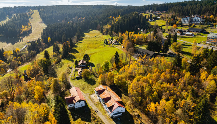 Na šumavském Zadově vznikne Aparthotel V Ráji. AEQUITAS Group rozšiřuje své horské portfolio o další projekt